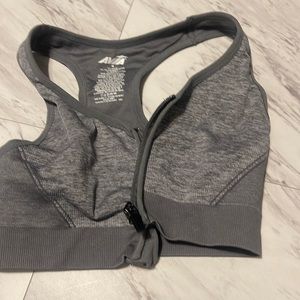 Women’s avia front zip sports bra